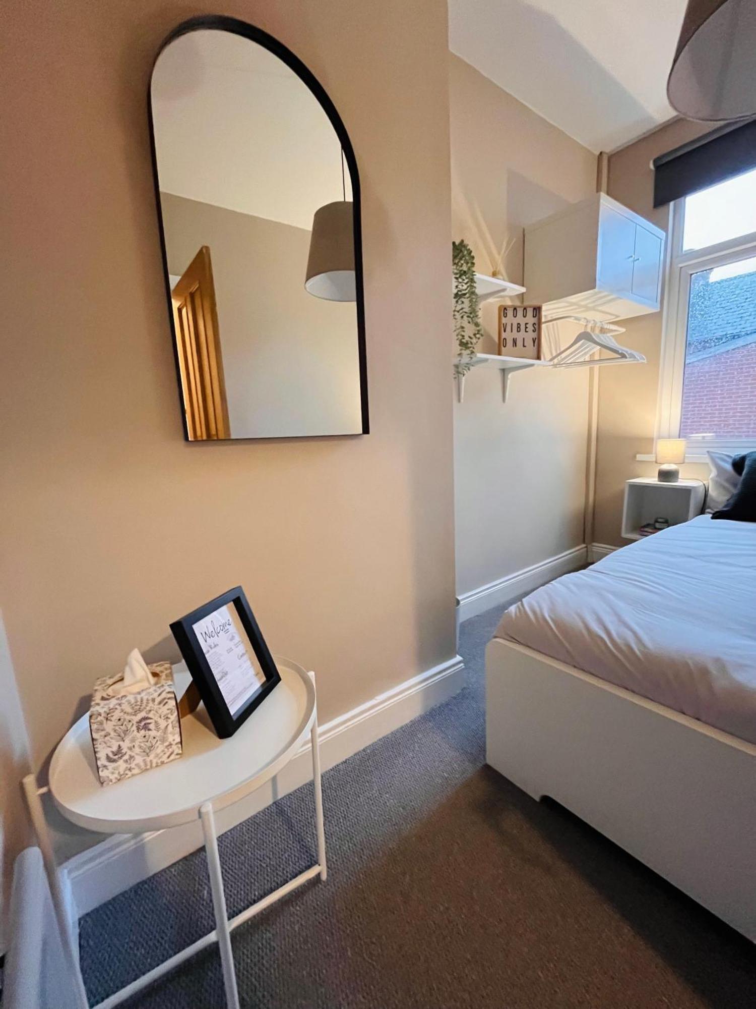 Appartamento Kings Bridge Townhouse Belfast Esterno foto