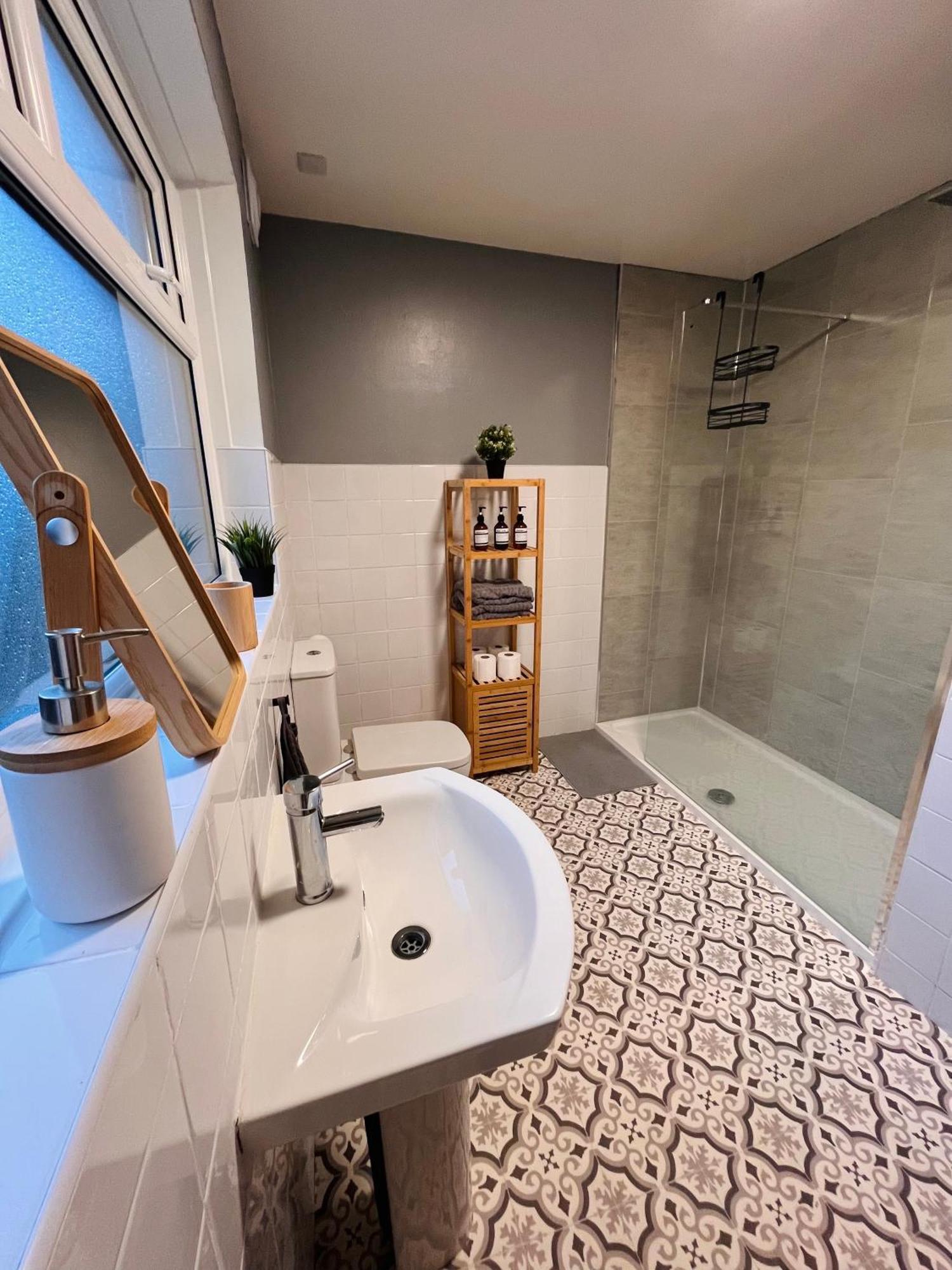 Appartamento Kings Bridge Townhouse Belfast Esterno foto